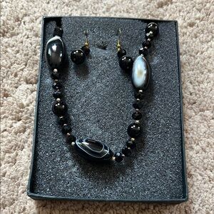Elegant Black and Silver Jewelry Set